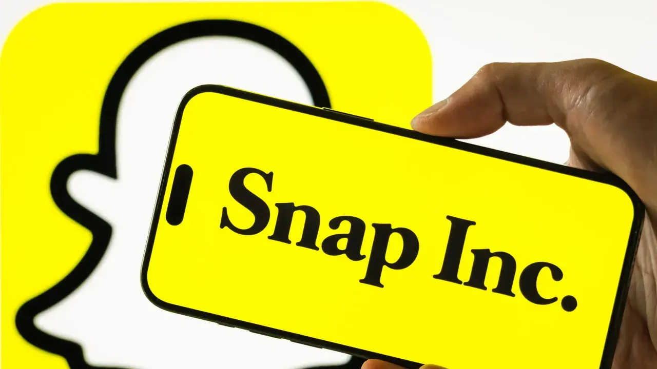 Snap's Specs Unit Signs Multi-Year Qualcomm Deal to Power Upcoming AI Smart Glasses